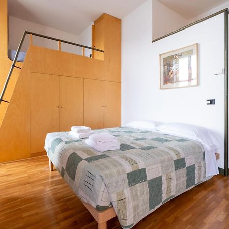 La Casa Di Anna Lägenhet Varenna Exteriör bild