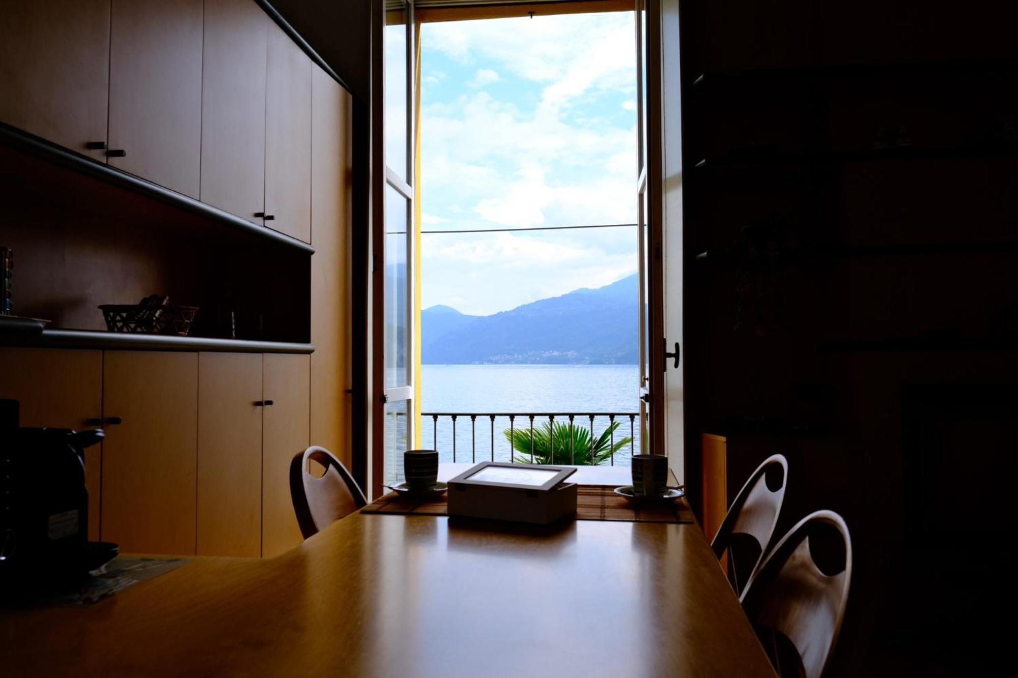 La Casa Di Anna Lägenhet Varenna Exteriör bild